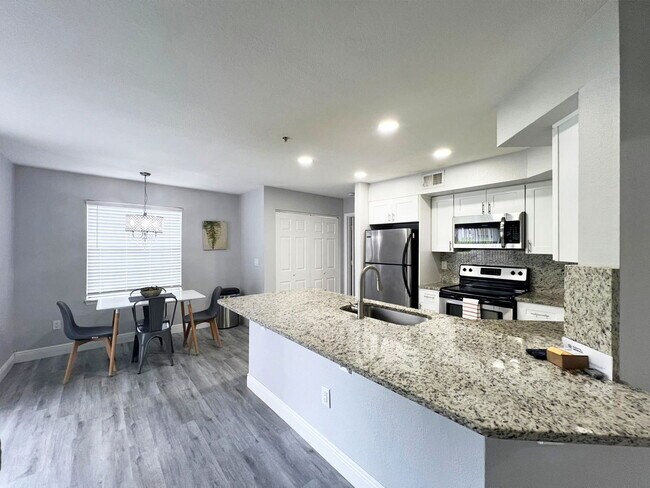 Building Photo - 7250 Westpointe Blvd