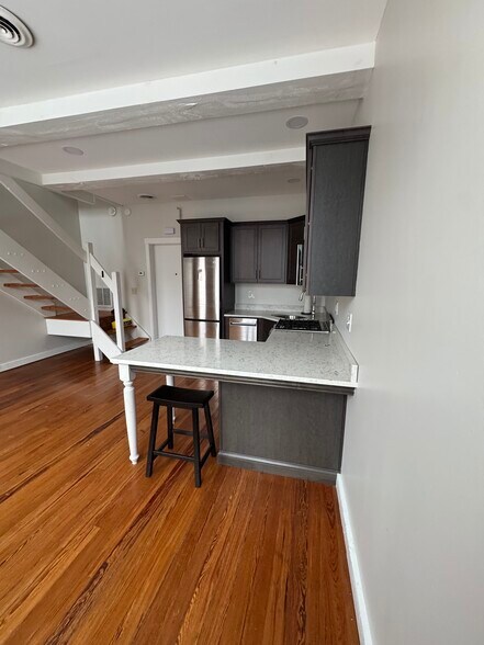 Building Photo - 43 Market St