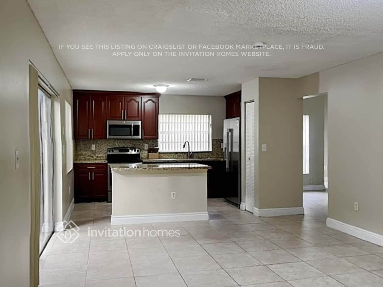 Building Photo - 14075 Langley Pl