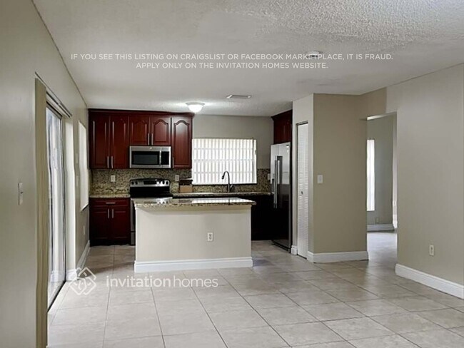 Building Photo - 14075 Langley Pl