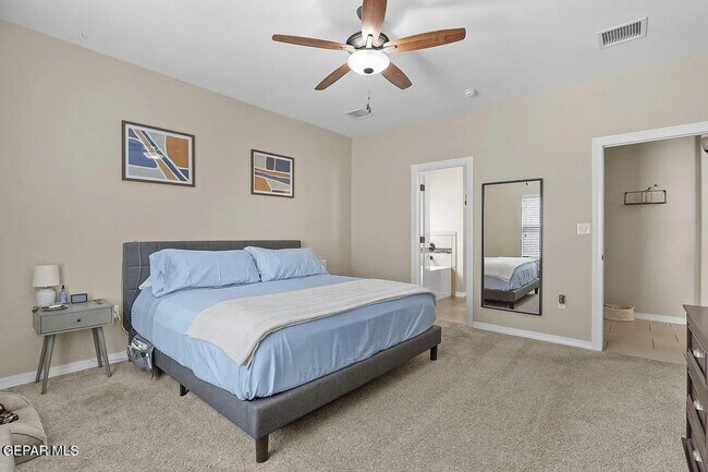 Building Photo - 6457 Harapon St