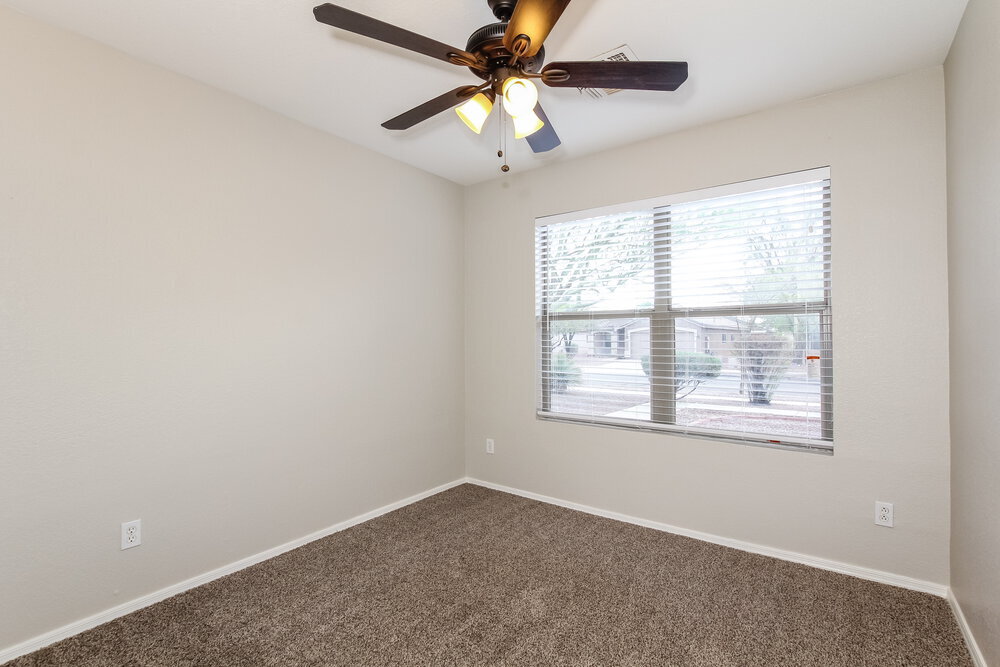 Building Photo - 3008 W White Feather Ln