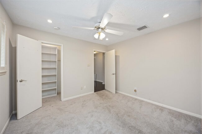 Building Photo - 9871 Sageaspen Ln