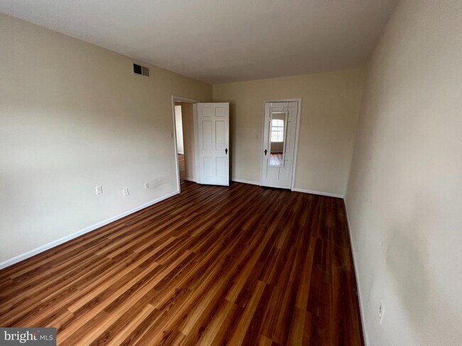 Building Photo - 1801 Key Blvd