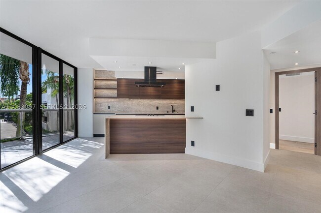 Building Photo - 3610 Yacht Club Dr