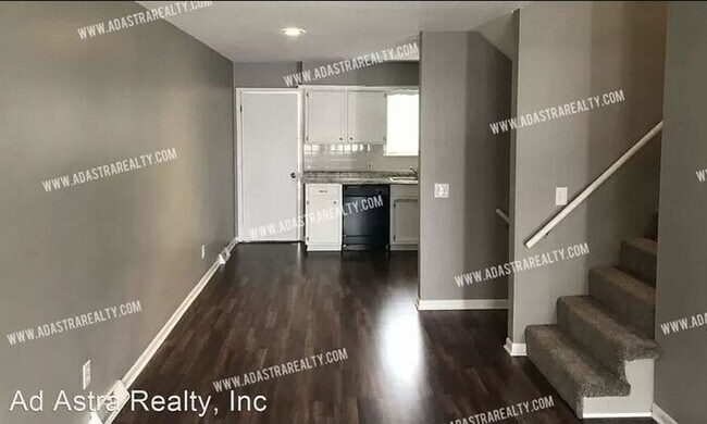 Building Photo - Very Nice Olathe Duplex-Available NOW!!!!