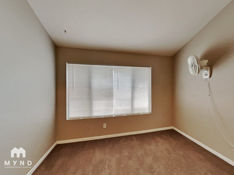 Building Photo - 10115 E Mountain View Rd