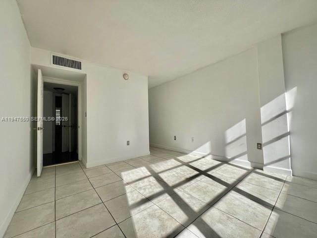 Building Photo - 2016 Bay Dr