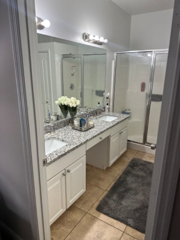 Building Photo - 733 Hacienda Cir