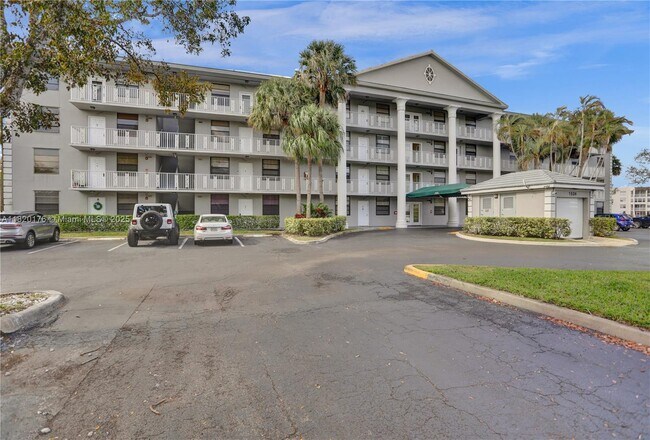 Building Photo - 1524 Whitehall Dr