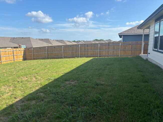 Building Photo - "Spacious 4-Bedroom Gem on Luella Drive – Your Perfect Killeen Retreat!"