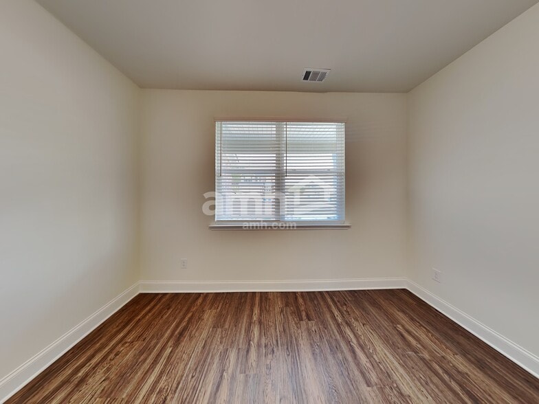 Building Photo - 2008 Beaver Farm Ln