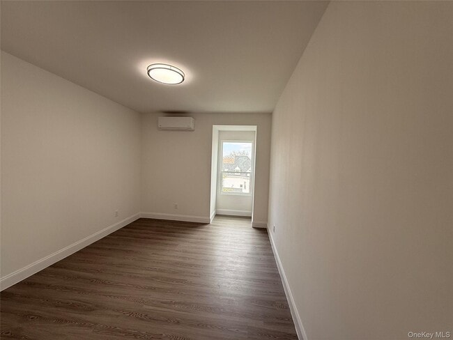 Building Photo - 222 Primrose Ave