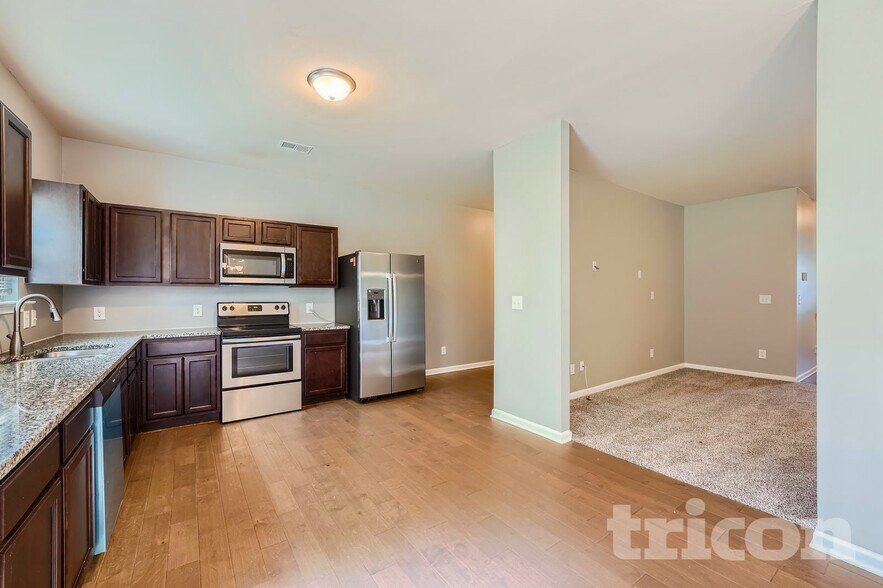 Building Photo - 3983 Sitka Dr