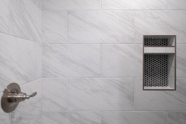 Building Photo - 1711 2nd Ave