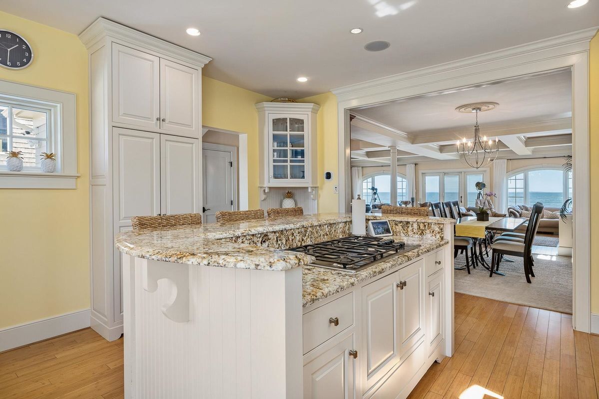 Building Photo - 1138 Ocean