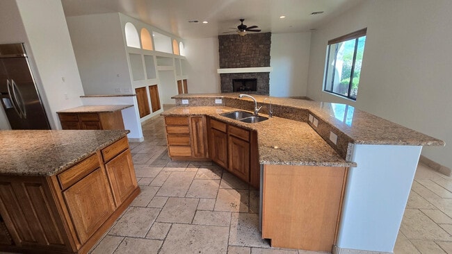 Building Photo - 4485 E Quail Brush Rd