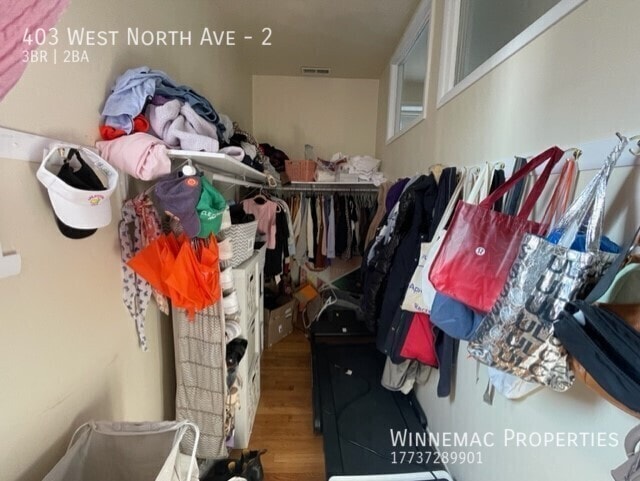 Building Photo - 403 W North Ave