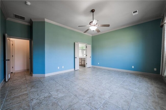 Building Photo - 3778 Prince Philipe St