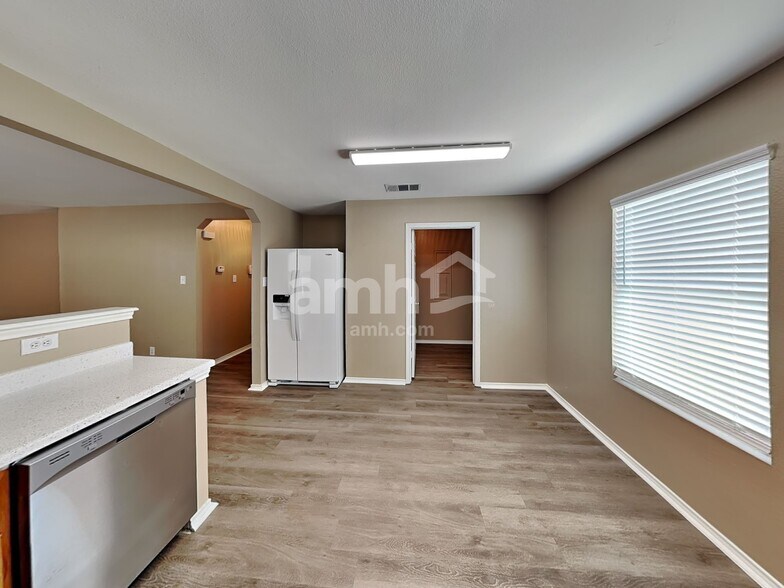 Building Photo - 12614 Sunny Wonder