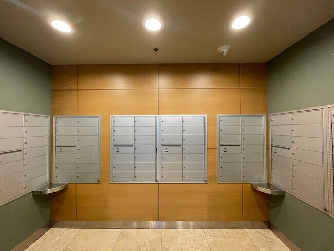 Building Photo - Prime Location in the Heart of the Pearl i...