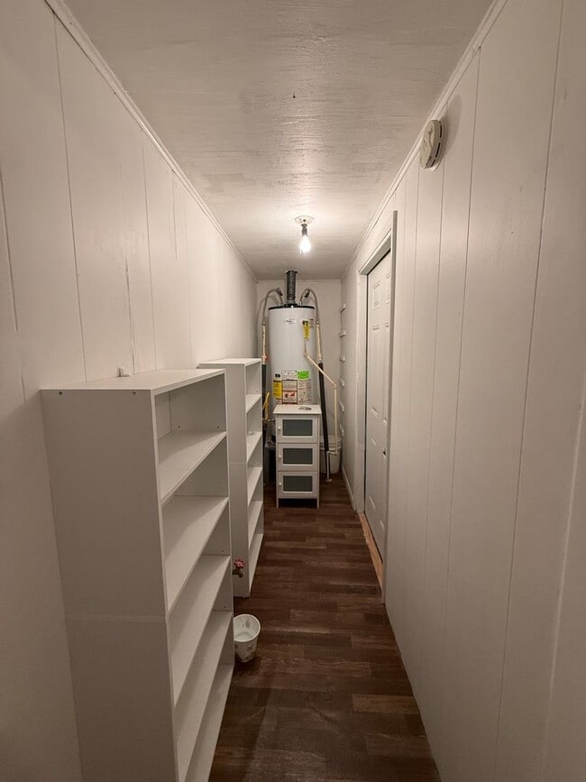 Building Photo - Home in Marion