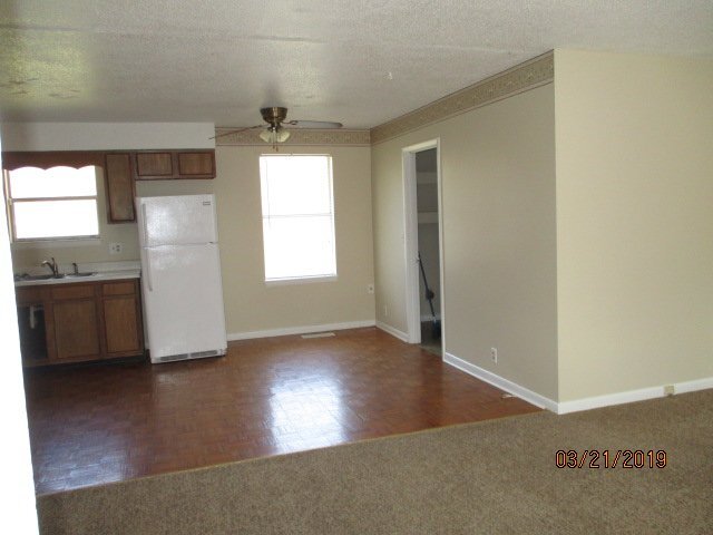 Building Photo - 621 Dover Rd