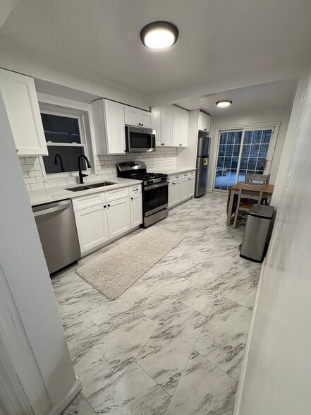 Building Photo - 10815 63rd Rd