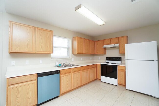 Building Photo - 8920 King Ranch Dr