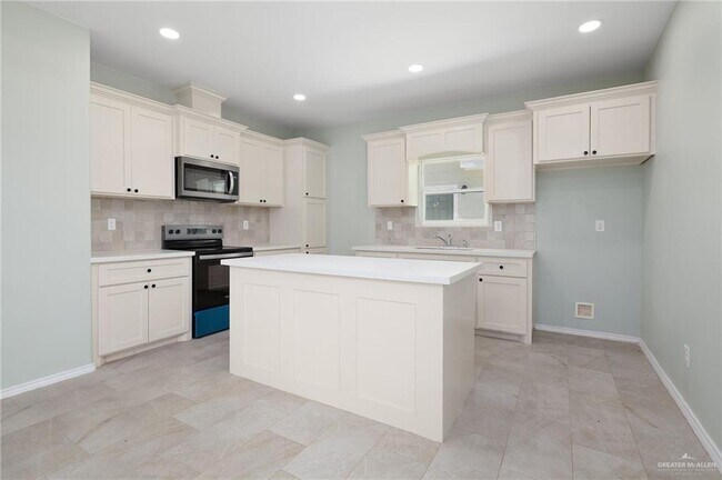 Building Photo - 14 E Mahl St