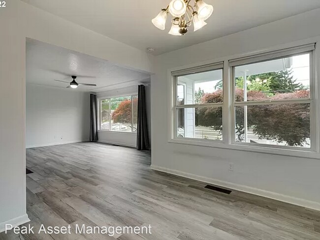 Building Photo - 4 br, 2 bath House - 7740 SE Flavel St