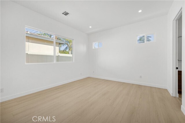 Building Photo - 6948 Amestoy Ave