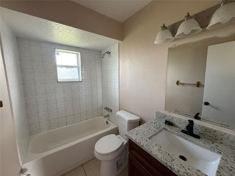 Building Photo - 133 Alderwood Dr