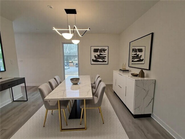 Building Photo - 3663 Heatherwood Dr NE