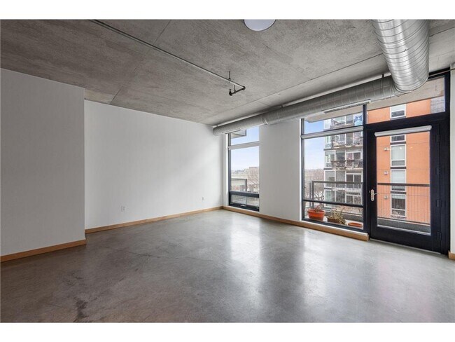 Building Photo - 720 N 4th St