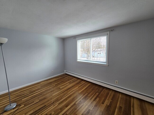 Building Photo - 194 Lincoln St