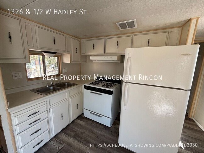 Building Photo - 1326-1322 W Hadley St