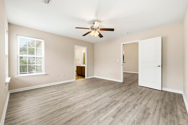 Building Photo - 2375 Morlynn Dr