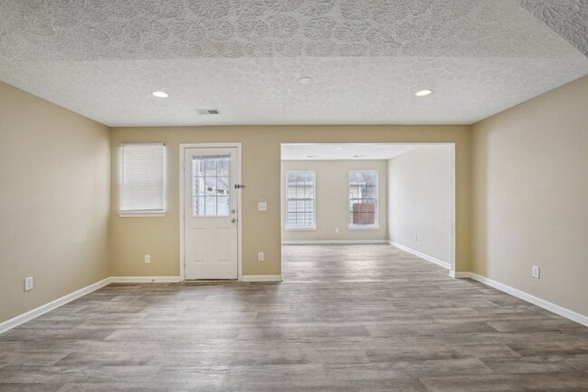 Building Photo - 7841 Heaton Way
