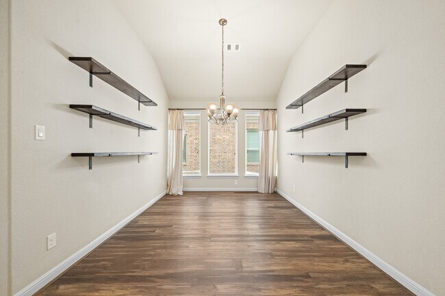 Building Photo - 15114 Winthrop Manor Way