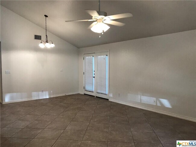 Building Photo - 113 Quail Run
