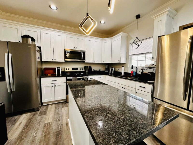 Building Photo - 236 Buxton Ave