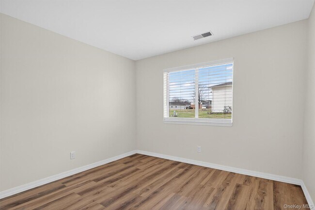 Building Photo - 276 Temple Hill Rd