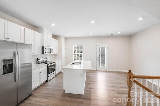 Building Photo - 2303 Autumn Olive Ln