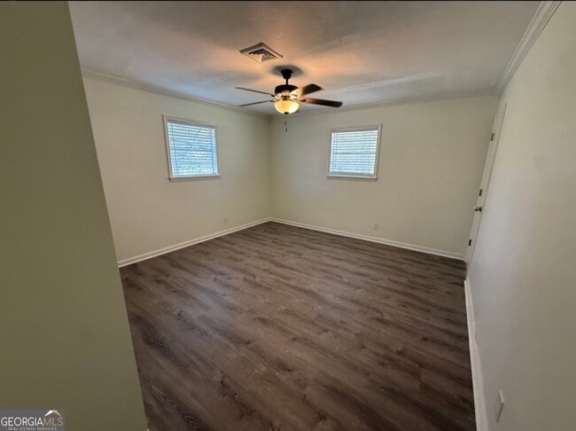 Building Photo - 108 Plum St