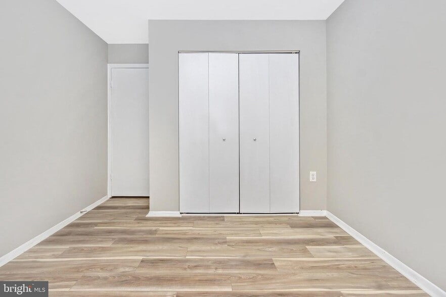 Building Photo - 7249 Mill Run Dr