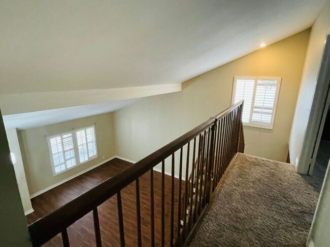 Building Photo - Beautiful 5 bedroom Irvine home