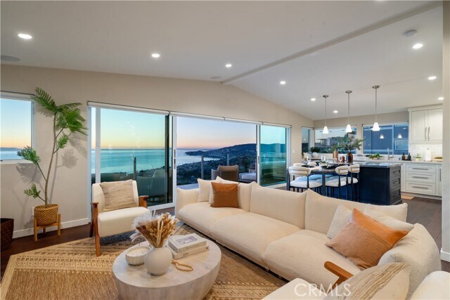 Building Photo - 2192 Crestview Dr