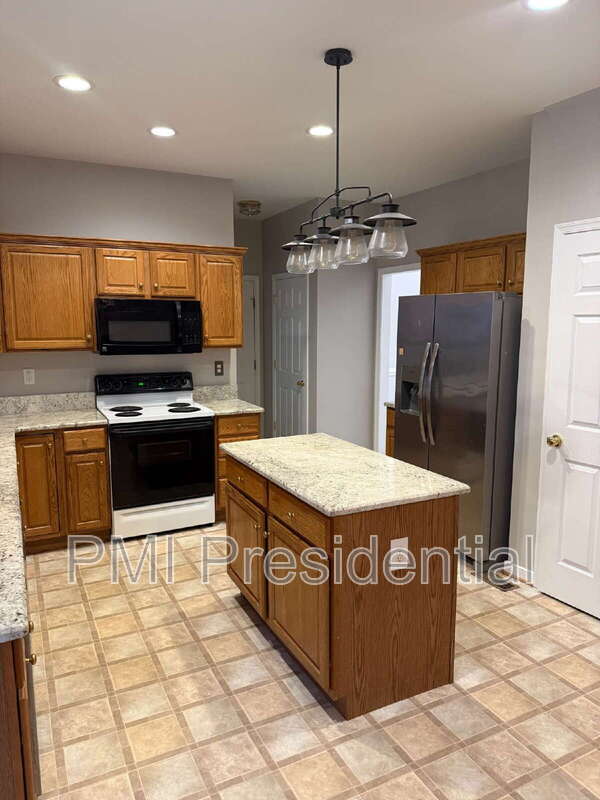 Building Photo - 8008 Moss Gate Ct