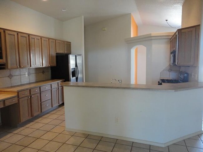 Building Photo - 1136 San Cristo St